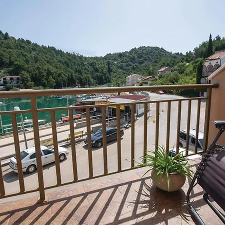 Apartment 2 Bedroom In *
