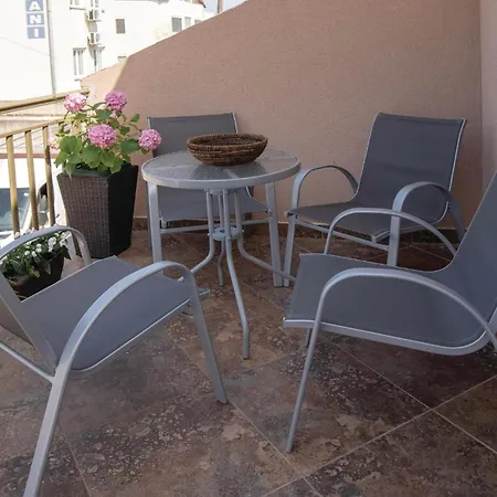 2 Bedroom In Blace
